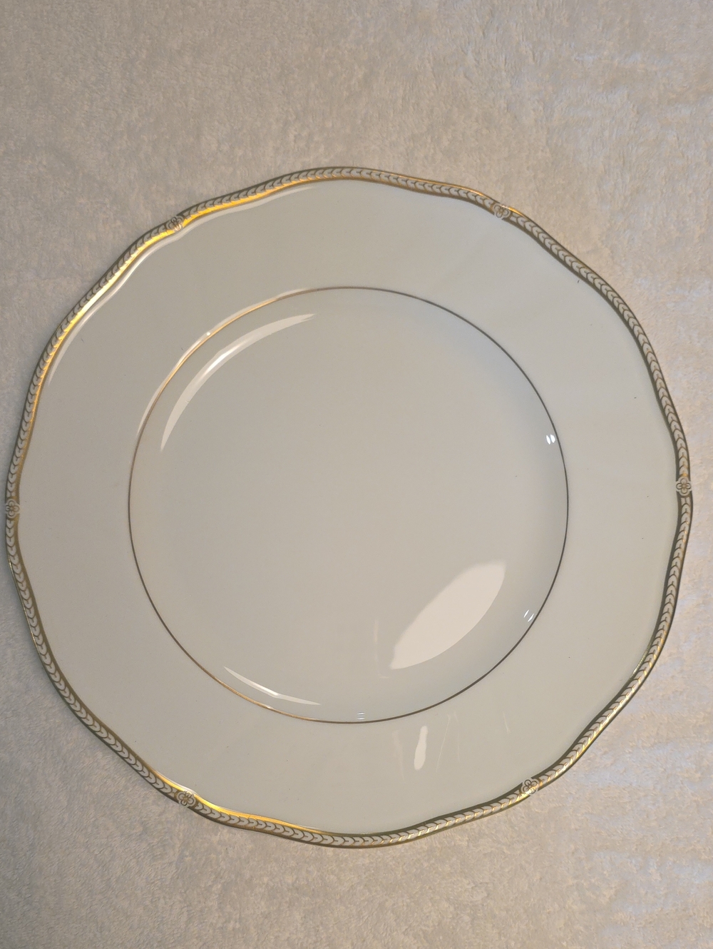 Wedgwood Bone China Elegant White Porcelain Dinner Plate with Gold Trim 3 Avail